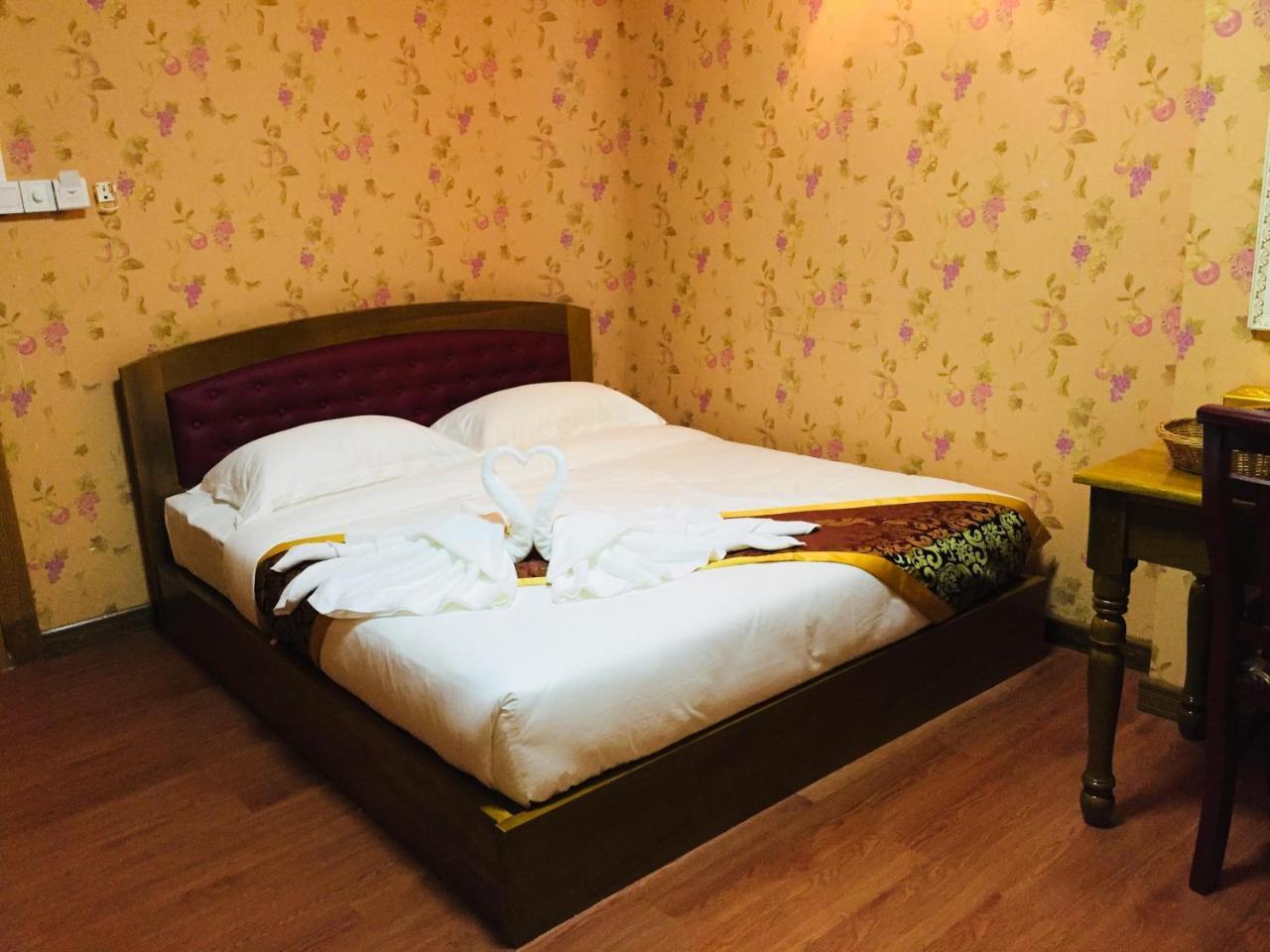 יאנגון C & Y Hotel מראה חיצוני תמונה