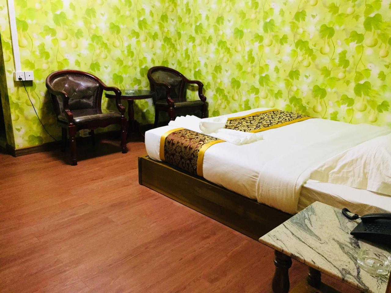 יאנגון C & Y Hotel מראה חיצוני תמונה