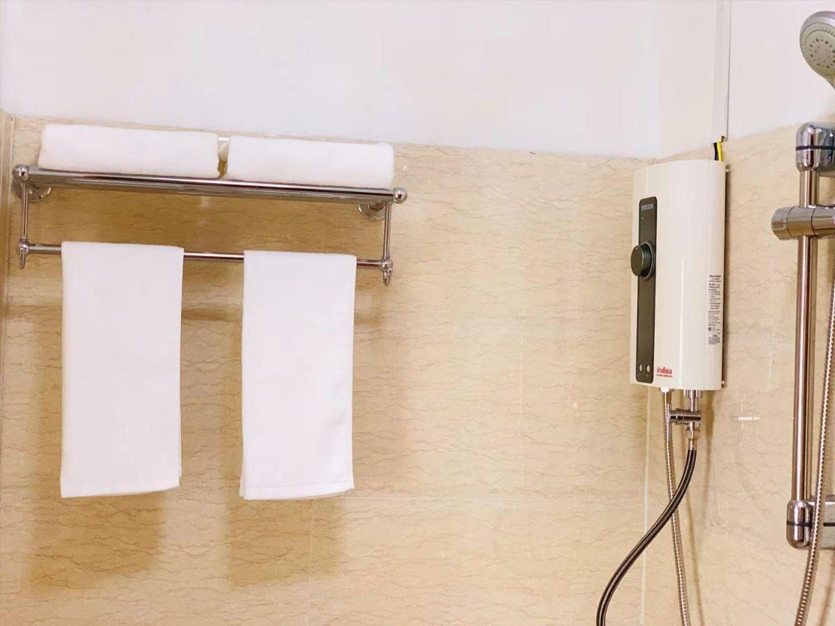 יאנגון C & Y Hotel מראה חיצוני תמונה